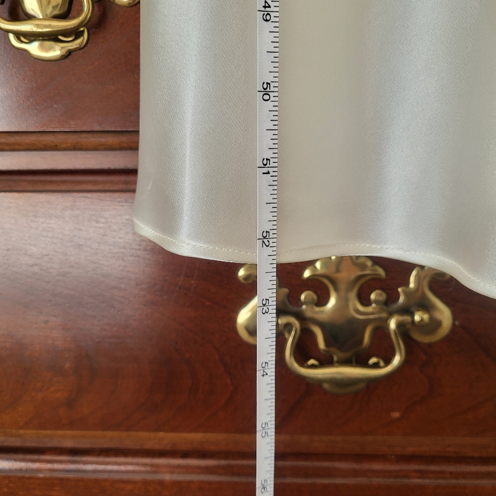 Elegant Cream Lace-Trim Negligee - Picture 4 of 4